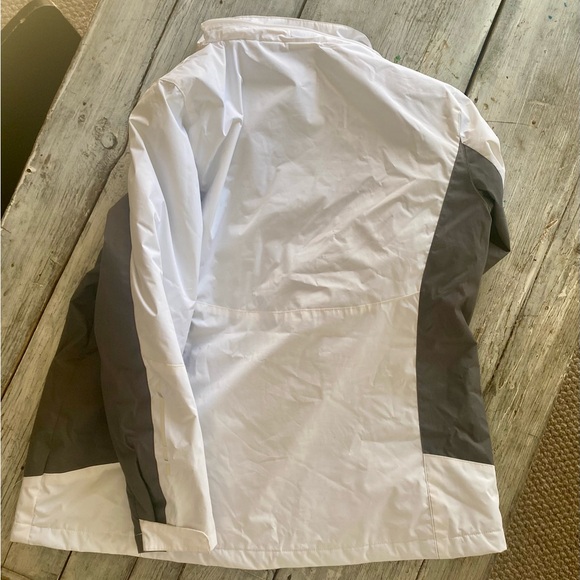 Women’s winter snow jacket. Free country radiance size one X white and gray. - Picture 2 of 5